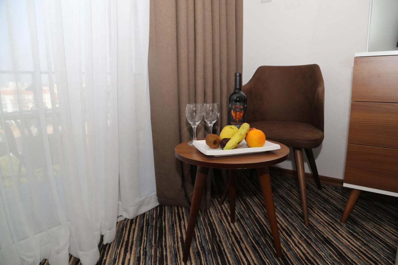 לאפיטוס Celebrity Hotel מראה חיצוני תמונה